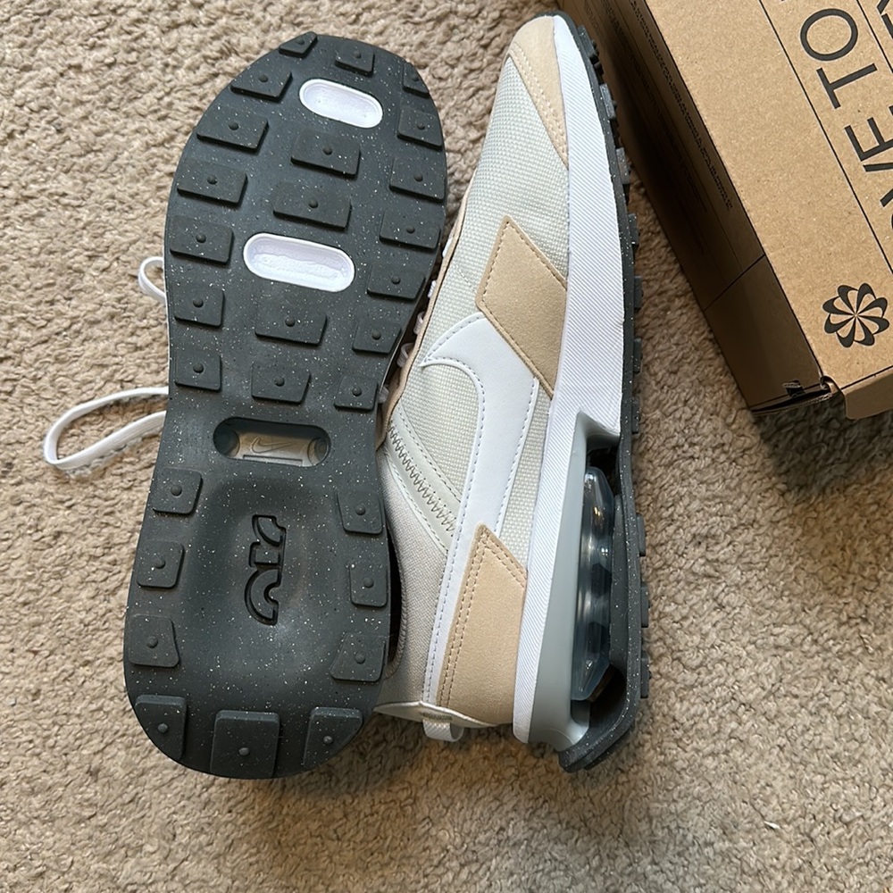 Nike air max pre-day size 7.5! - Picture 3 of 5